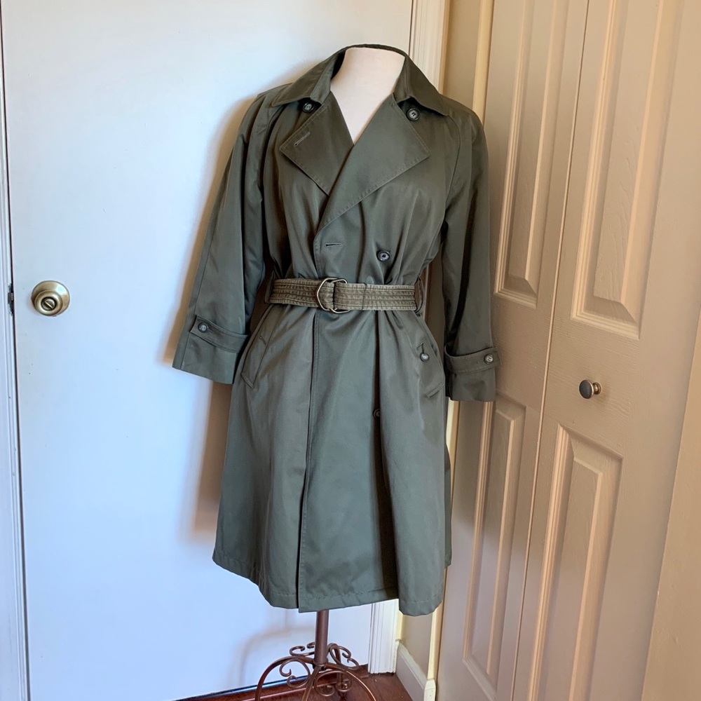 ❤️Beautiful Vintage Trench coat❤️